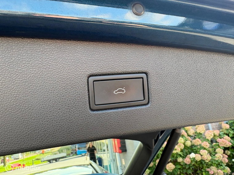 Vehicle Image 50
