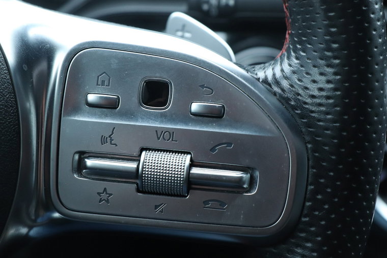 Vehicle Image 25