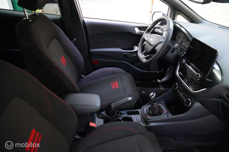 Vehicle Image 15
