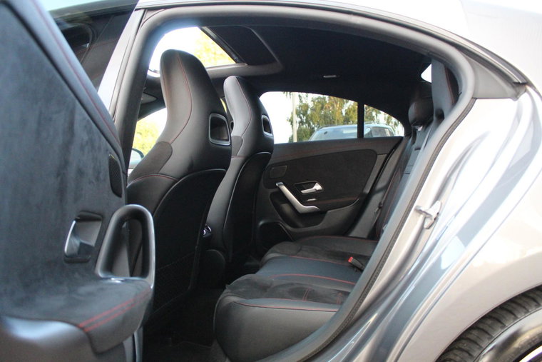 Vehicle Image 36