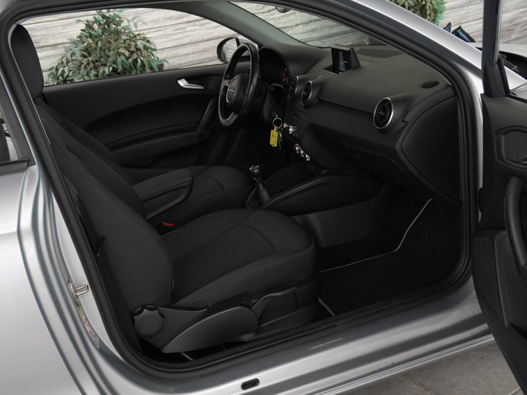 Vehicle Image 37