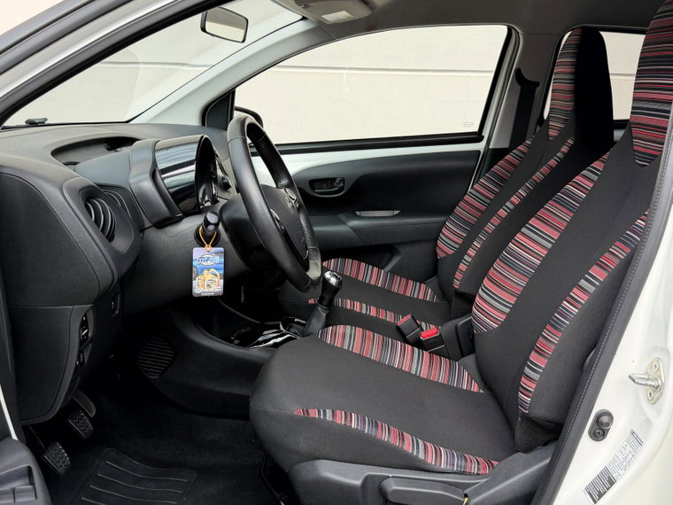 Vehicle Image 15