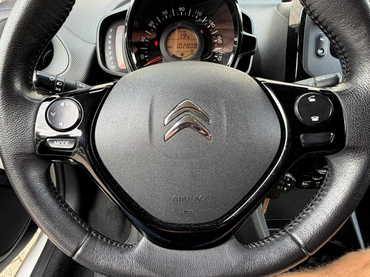 Vehicle Image 20