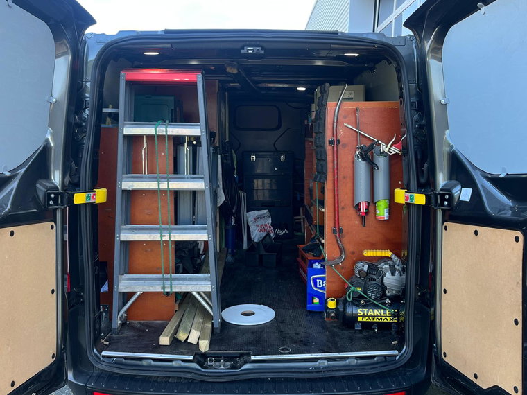 Vehicle Image 13