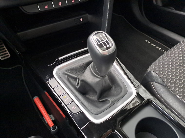 Vehicle Image 35