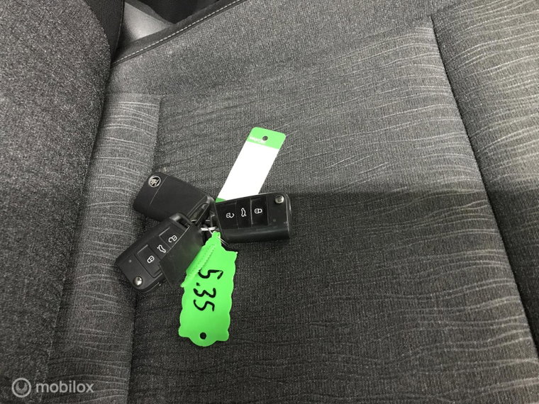 Vehicle Image 24