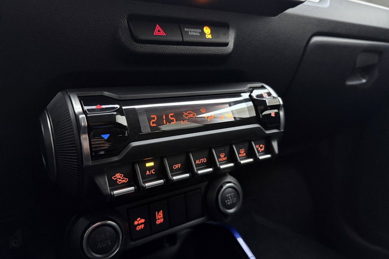 Vehicle Image 24