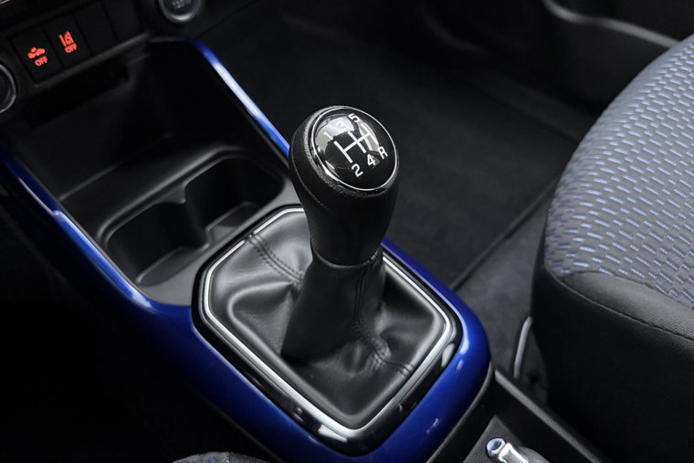 Vehicle Image 25