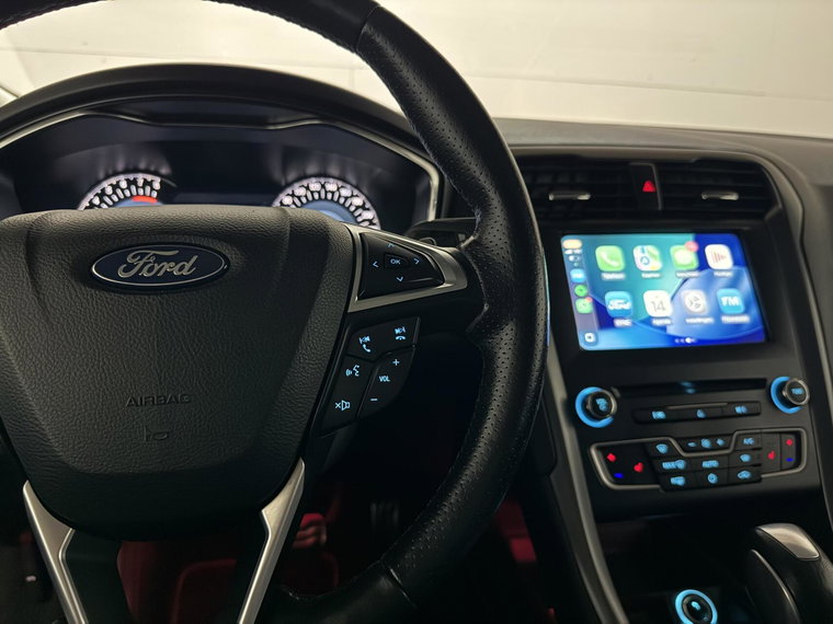 Vehicle Image 32