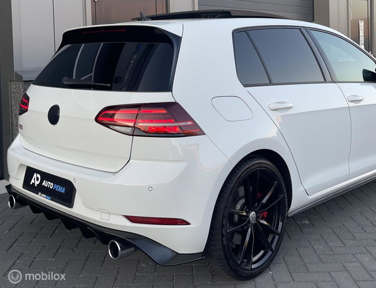 Vehicle Image 26