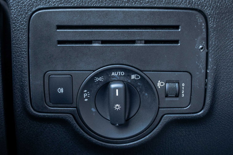 Vehicle Image 25