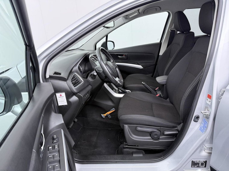 Vehicle Image 10