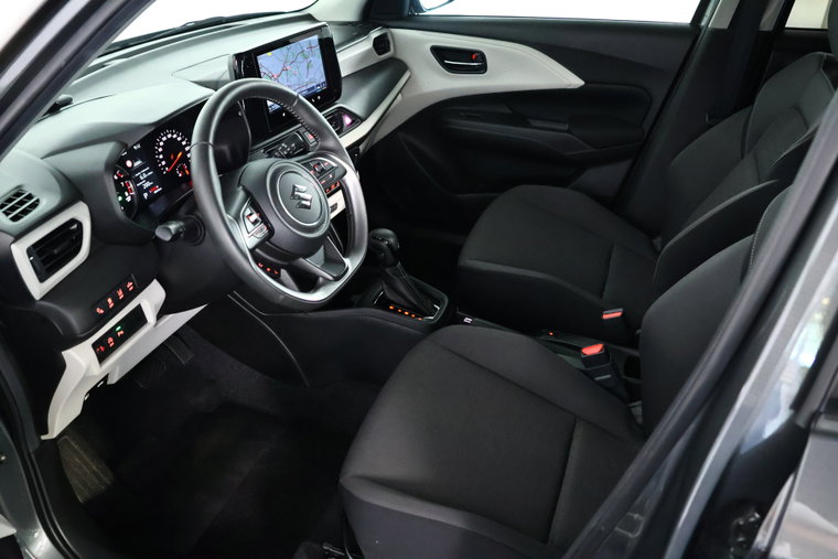 Vehicle Image 11