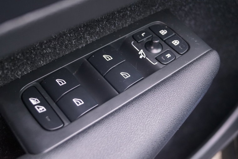 Vehicle Image 37