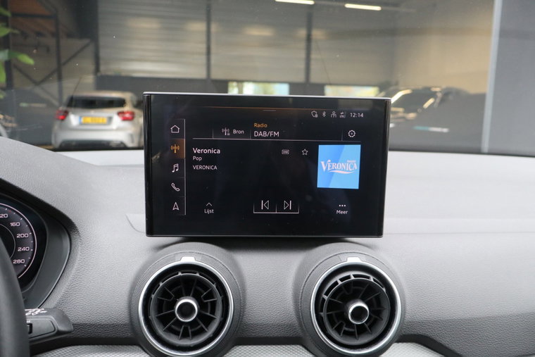 Vehicle Image 18