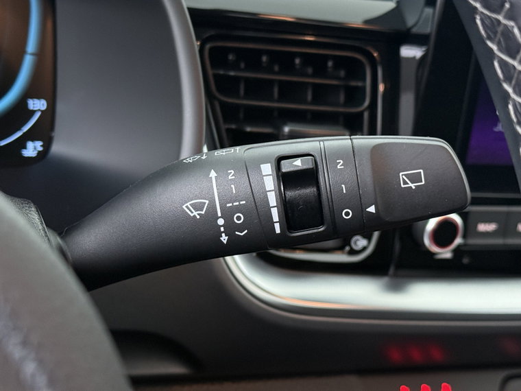 Vehicle Image 26