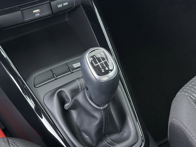 Vehicle Image 32