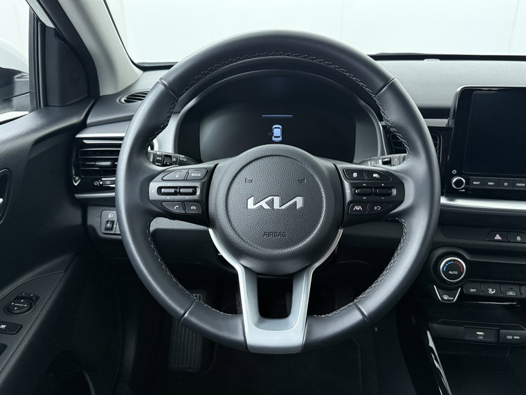 Vehicle Image 38
