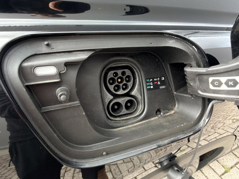 Vehicle Image 24
