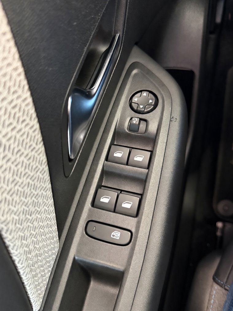 Vehicle Image 41