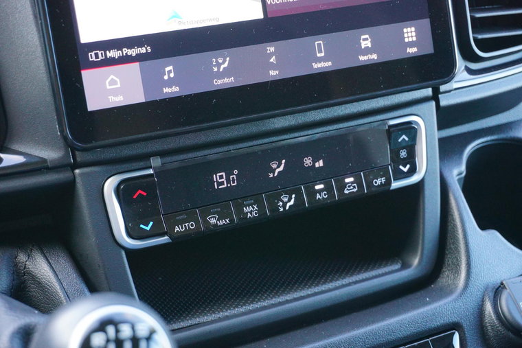 Vehicle Image 26