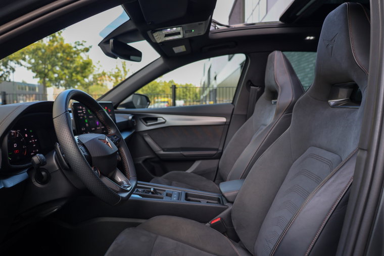 Vehicle Image 12