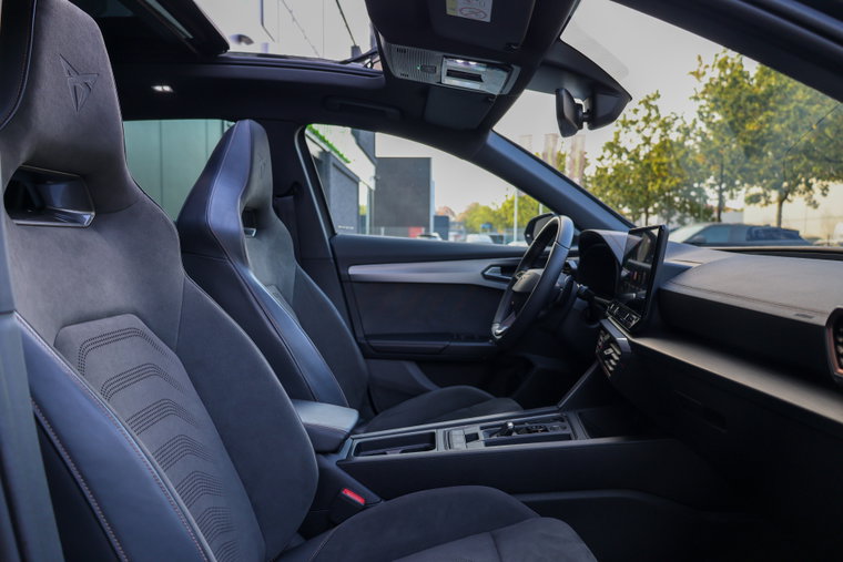 Vehicle Image 15
