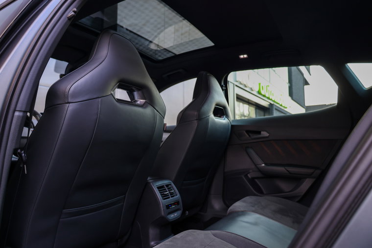 Vehicle Image 48