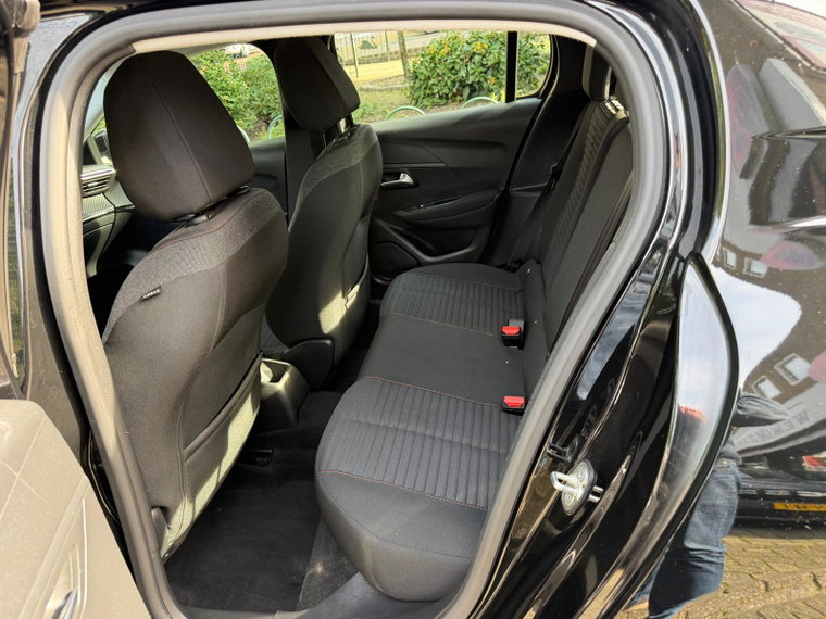 Vehicle Image 33