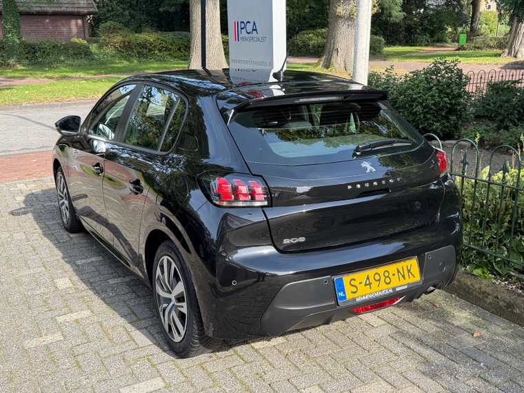 Vehicle Image 35