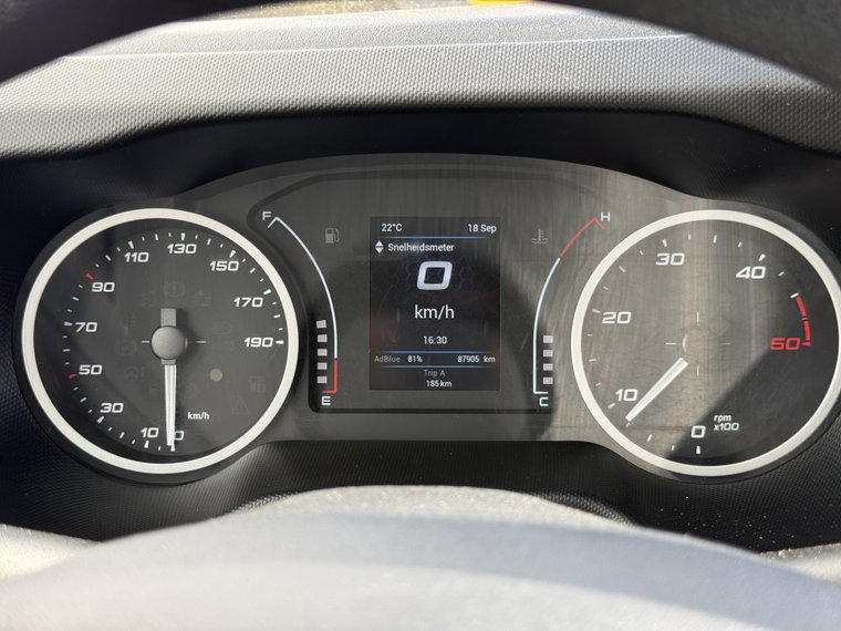 Vehicle Image 28