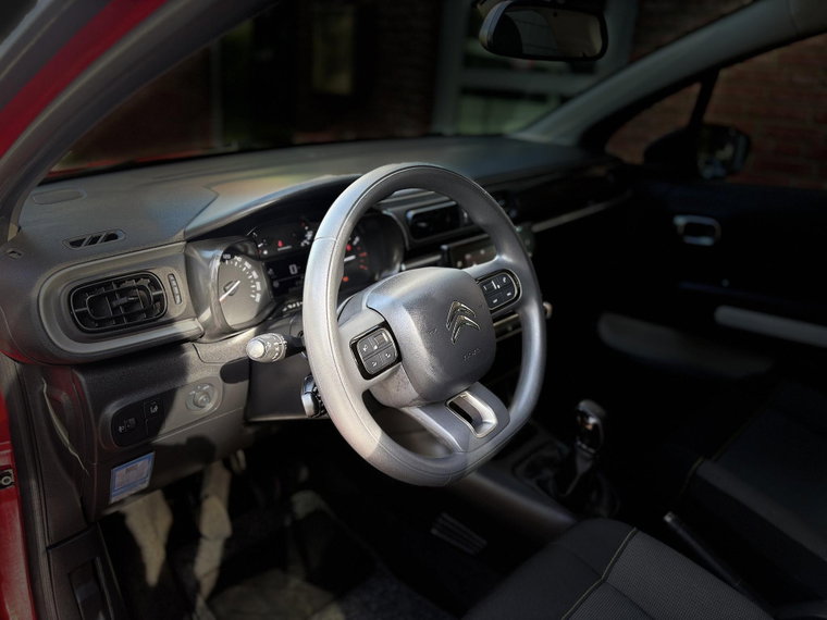 Vehicle Image 15