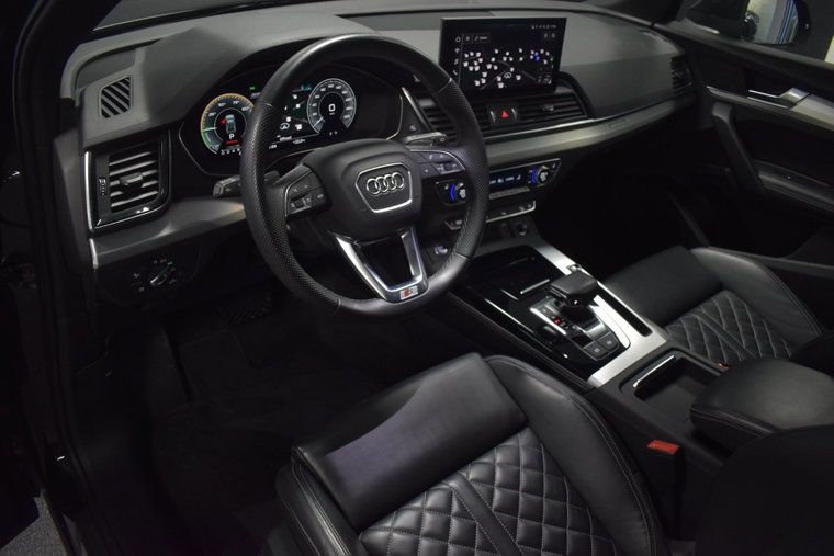 Vehicle Image 15