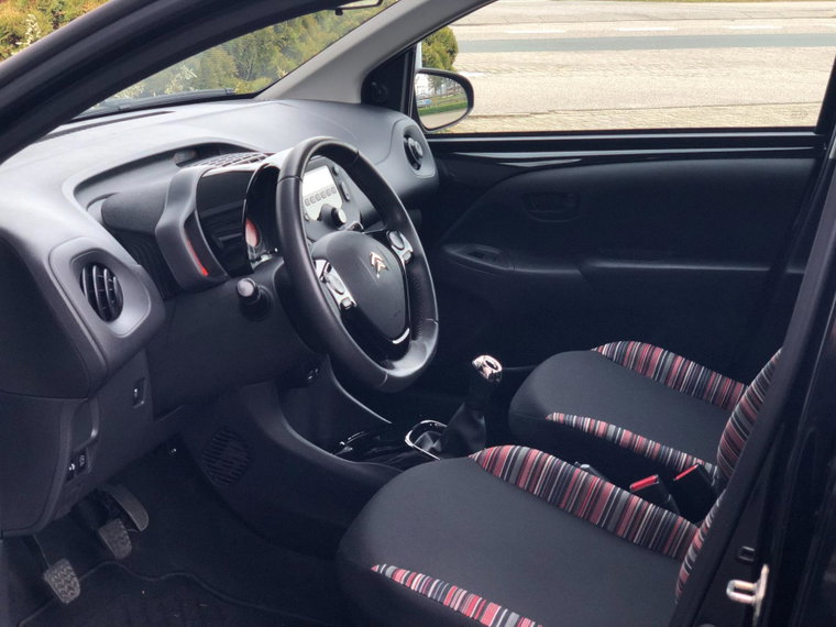 Vehicle Image 6
