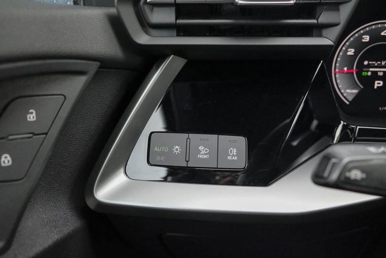 Vehicle Image 36
