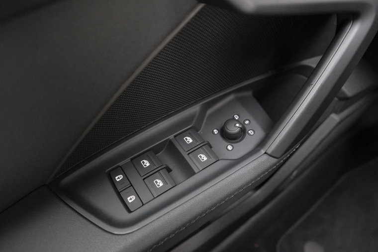 Vehicle Image 37