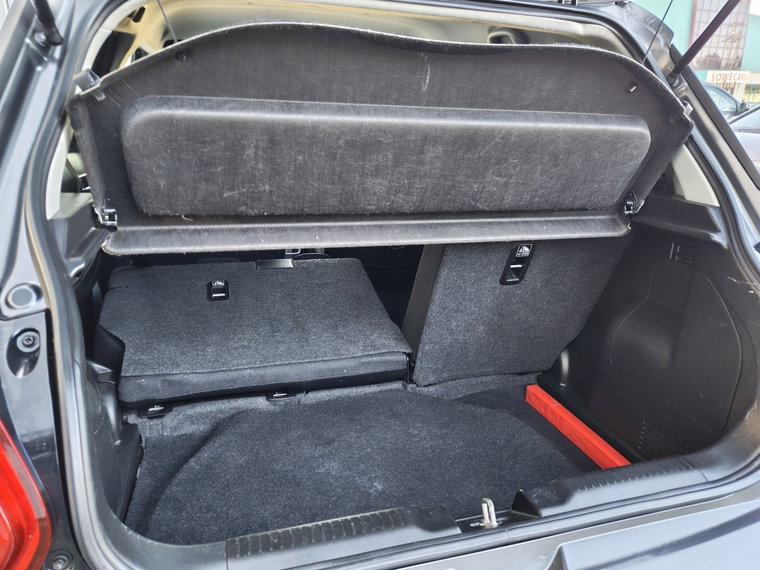 Vehicle Image 33