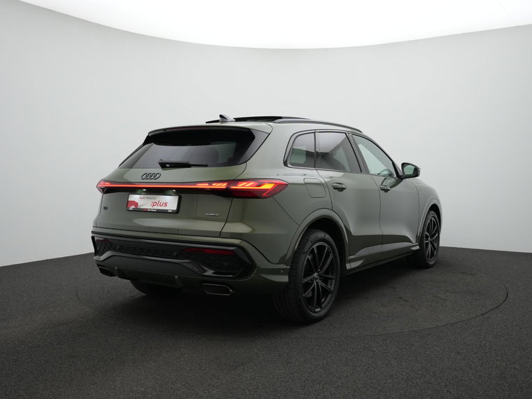 Vehicle Image 28