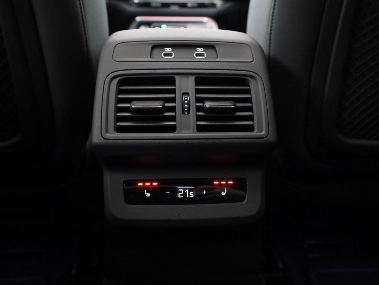Vehicle Image 45