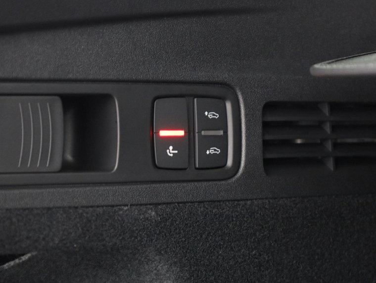 Vehicle Image 46