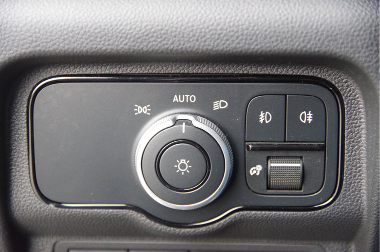Vehicle Image 36