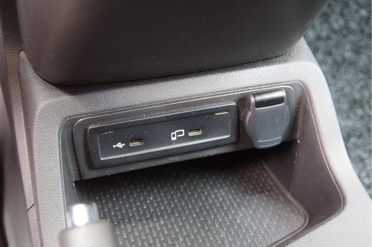 Vehicle Image 40