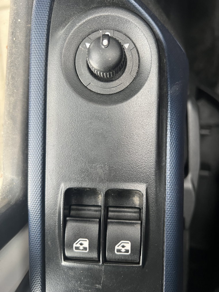 Vehicle Image 23