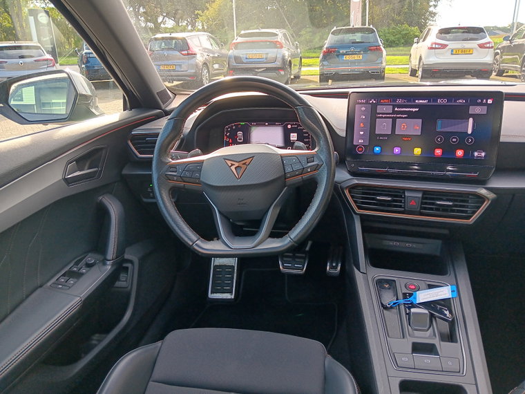 Vehicle Image 32