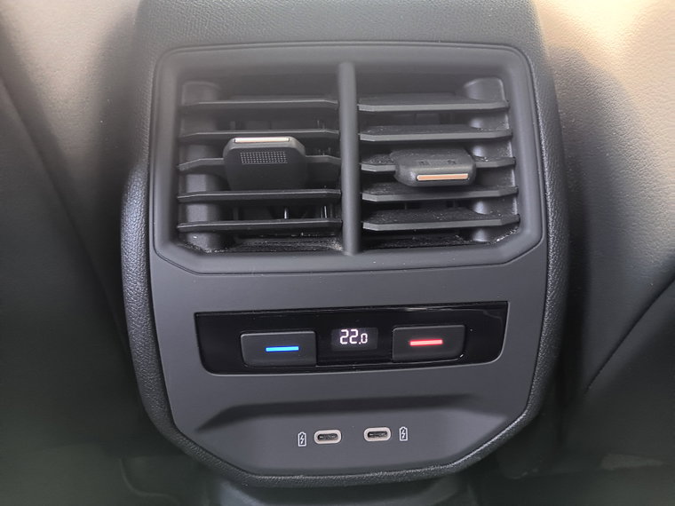 Vehicle Image 34