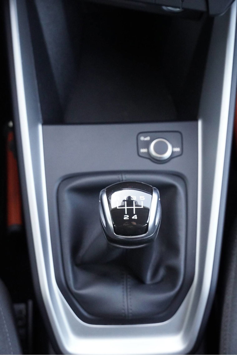 Vehicle Image 27