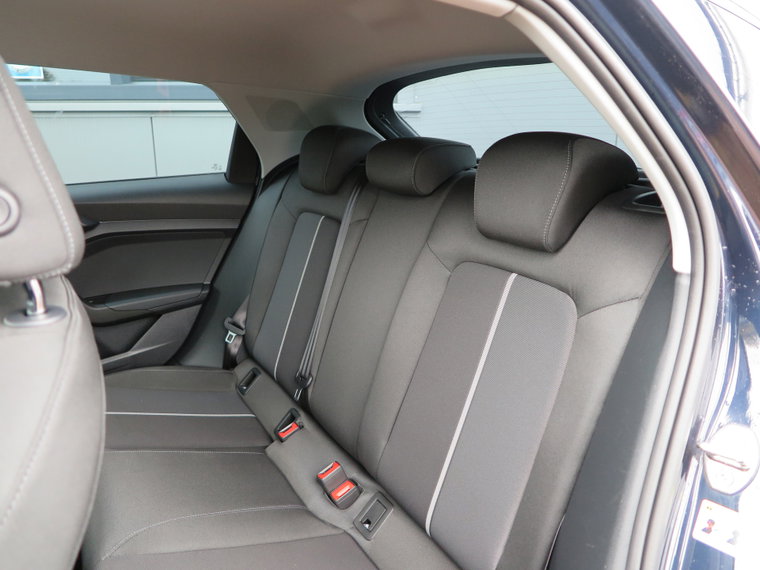 Vehicle Image 21