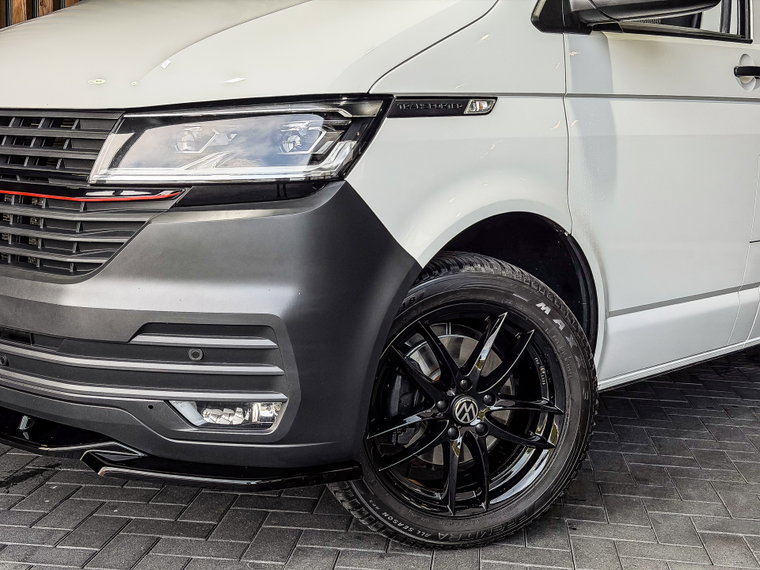 Vehicle Image 32