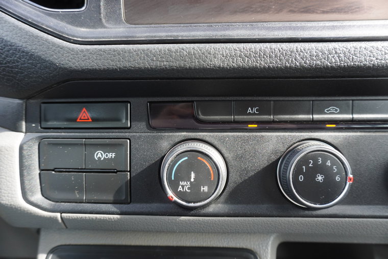 Vehicle Image 28