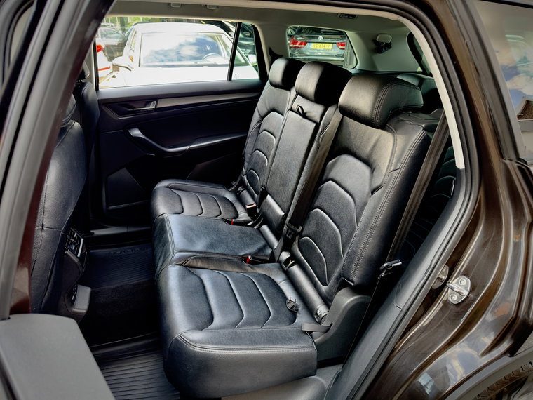 Vehicle Image 15